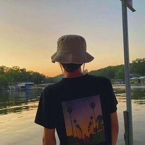 Meet your Posher, Eli